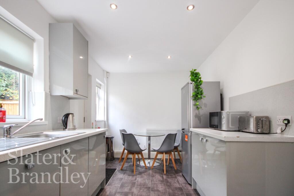 Main image of property: Baslow Drive, Beeston, Nottingham, Nottinghamshire, NG9