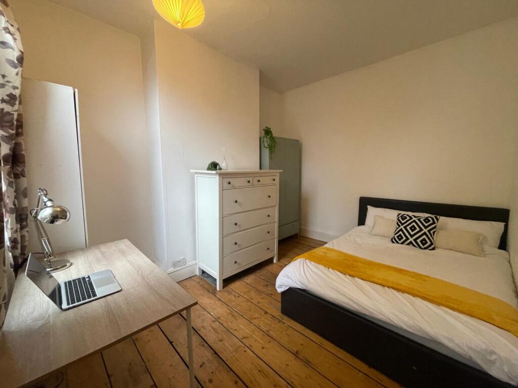 Main image of property: 3 Victoria Avenue, Nottingham, Nottinghamshire, NG2