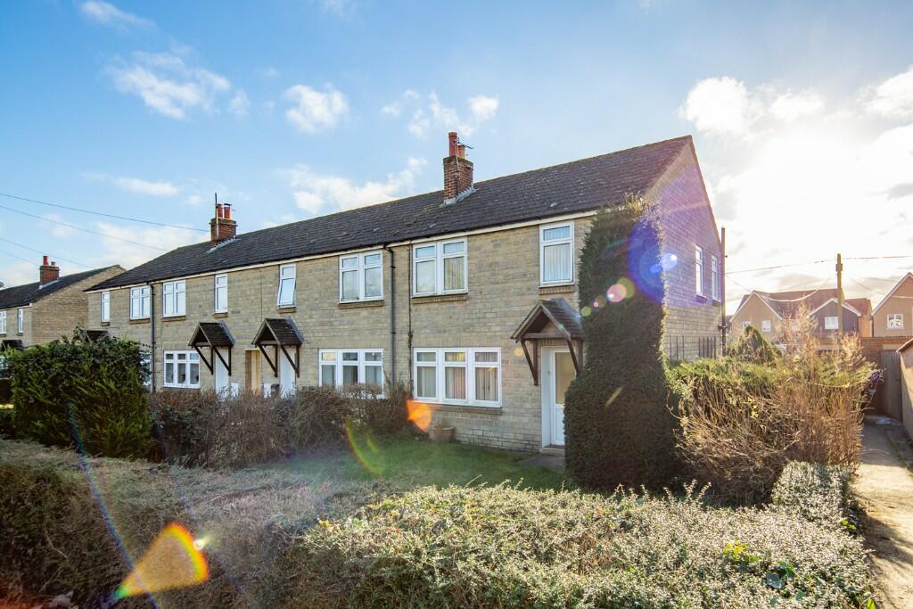 3 bedroom end of terrace house for sale in The Green, Chesterton, OX26