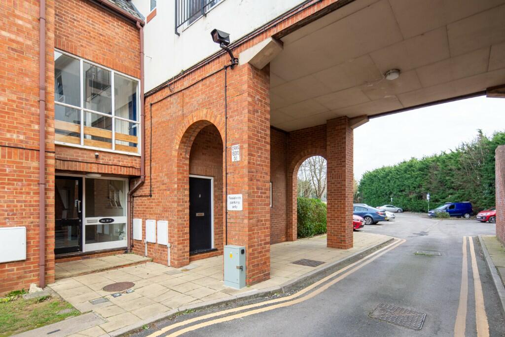 Studio flat for sale in Westholm Court, Bicester, Oxfordshire, OX26
