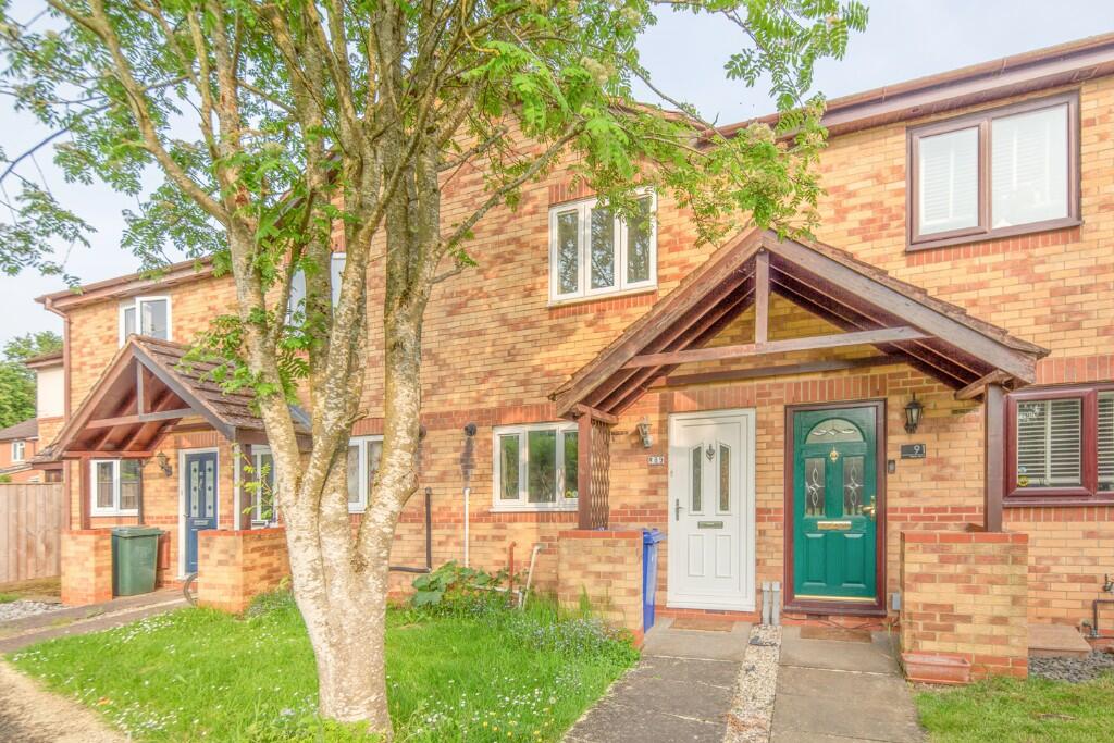 2 bedroom terraced house for sale in Heron Drive, Bicester, Oxfordshire