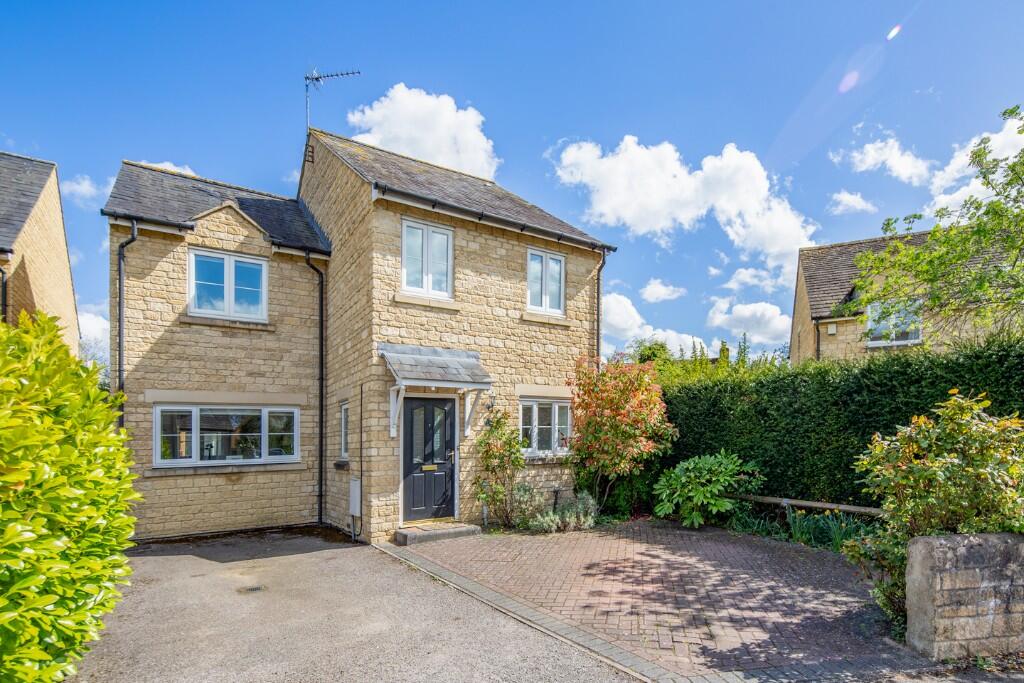 Main image of property: Sherwood Close, OX26