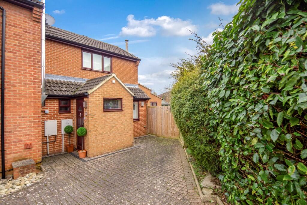 Main image of property: Derwent Road, Bicester, Oxfordshire, OX26
