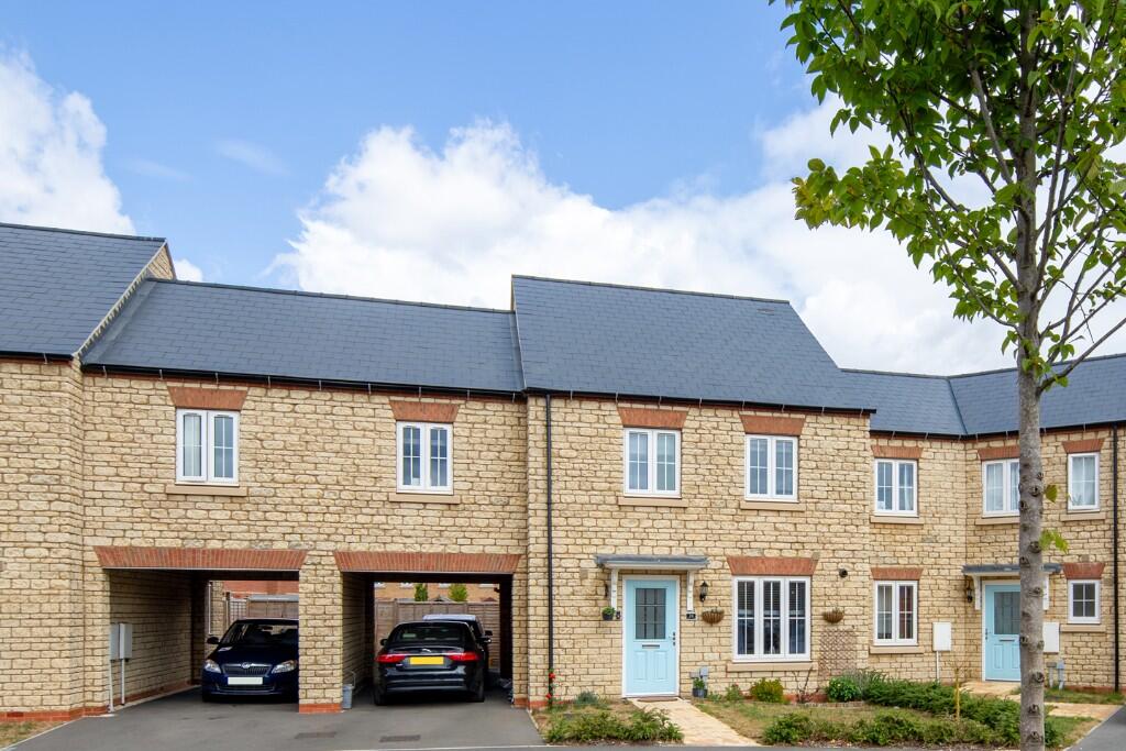 Main image of property: Wisbech Road, Kingsmere, Bicester, Oxfordshire, OX26