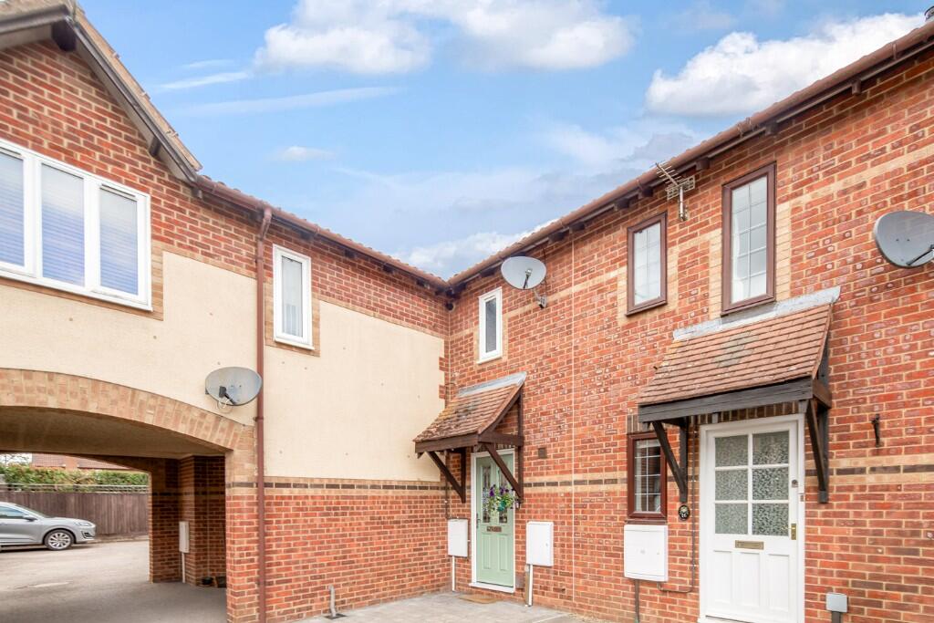 Main image of property: Japonica Close, Bicester, Oxfordshire, OX26