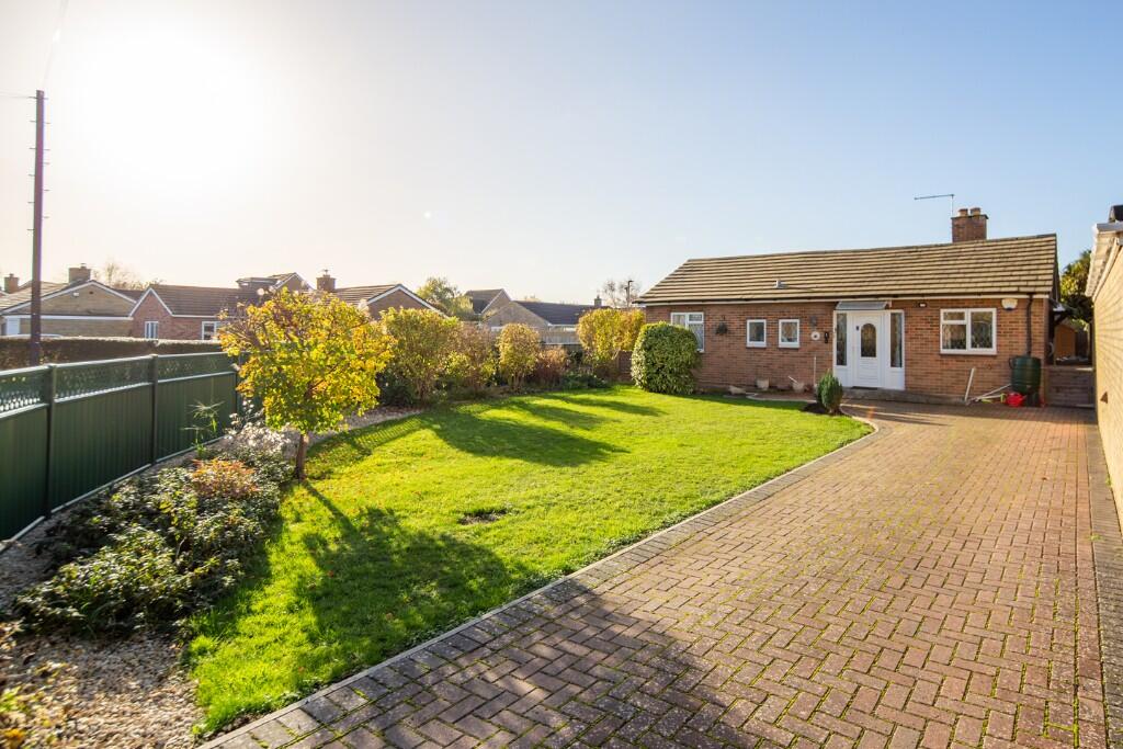 Main image of property: Almond Road, Bicester, Oxfordshire, OX26