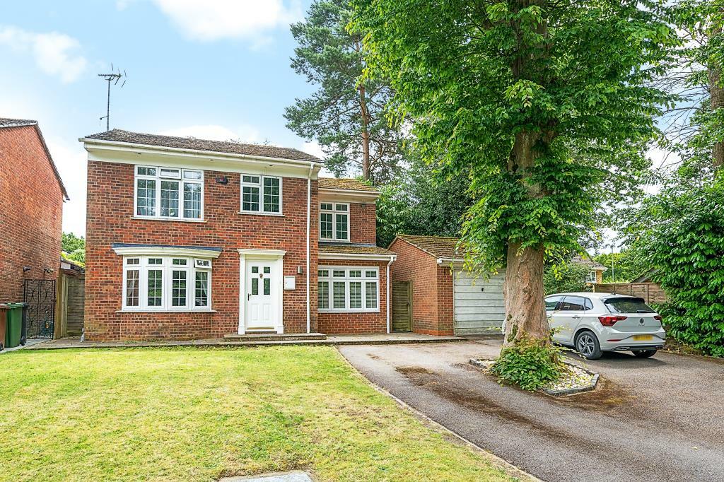 4 bedroom detached house for sale in Camberley, Surrey, GU15