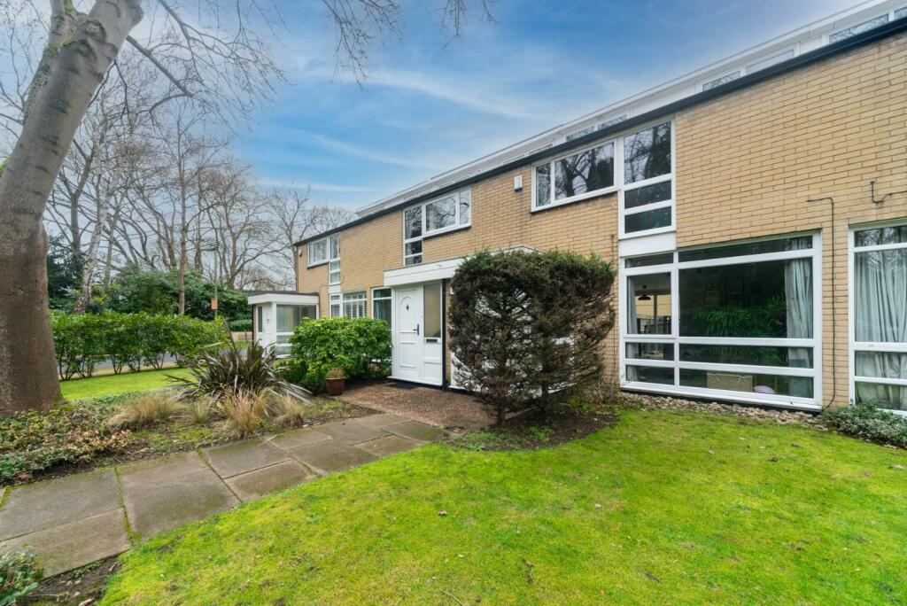 3 bedroom terraced house for sale in Weymede, Byfleet, West Byfleet, KT14