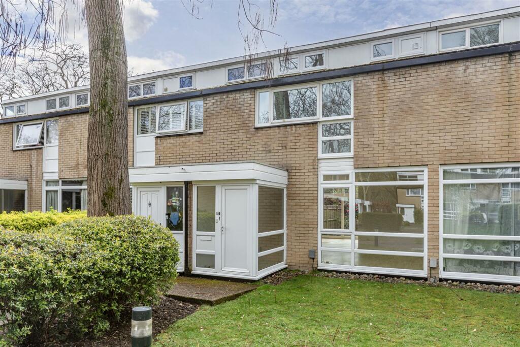 3 bedroom terraced house for sale in Weymede, Byfleet, West Byfleet, KT14