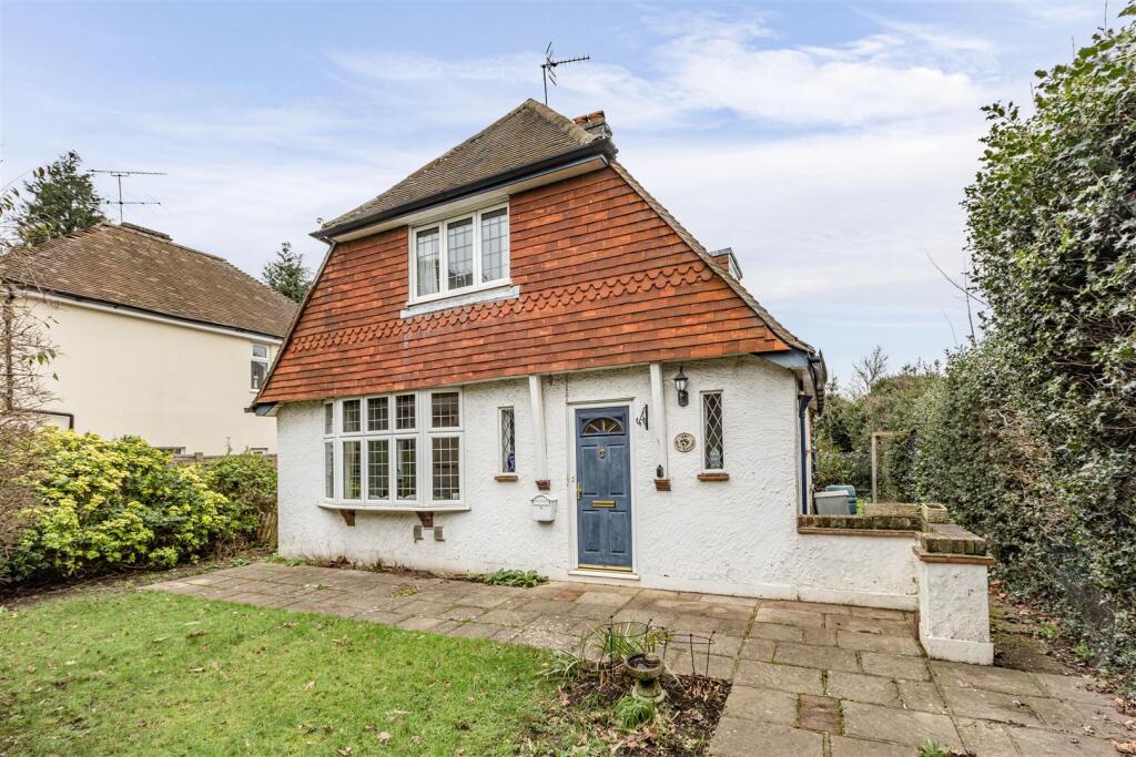 Main image of property: Parvis Road, Byfleet, West Byfleet