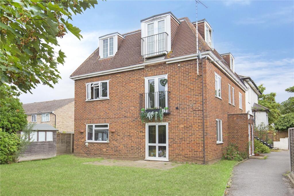 Main image of property: High Road, Byfleet, West Byfleet, Surrey, KT14