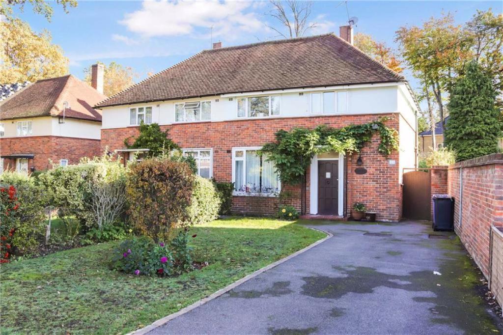 3 bedroom semidetached house for sale in Albert Drive, Sheerwater