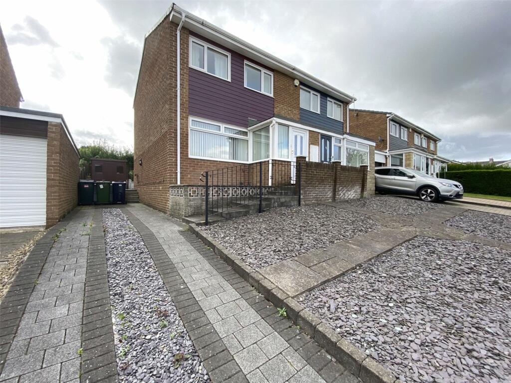 3 bedroom semi-detached house for sale in Rosedale Road, Crawcrook, Tyne  and Wear, NE40