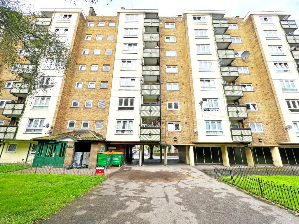 1 bedroom flat for sale in Paul Street, London, E15