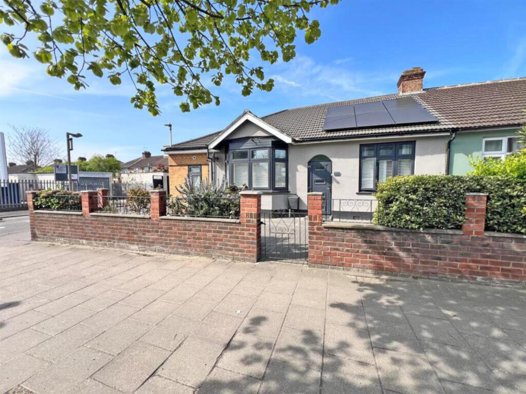 Main image of property: Whalebone Lane South, Romford, Essex, RM6