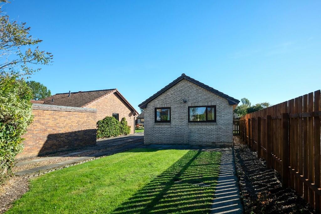 Main image of property: 32 Bevan Place, KY11 2HR