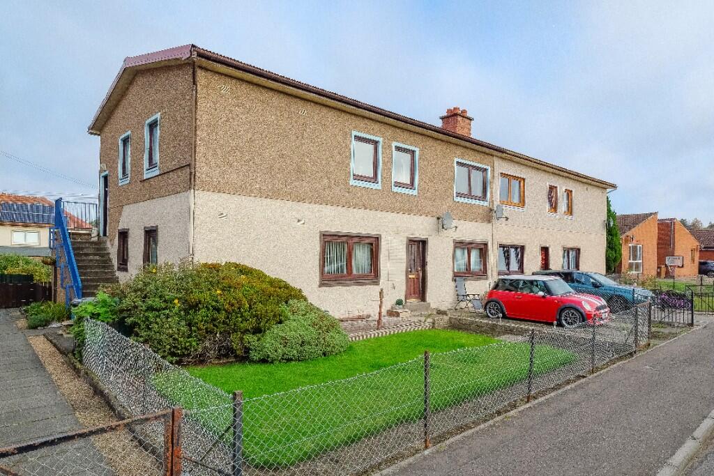 Main image of property: 18 Lyneburn Crescent, Dunfermline, Fife, KY11 8DX