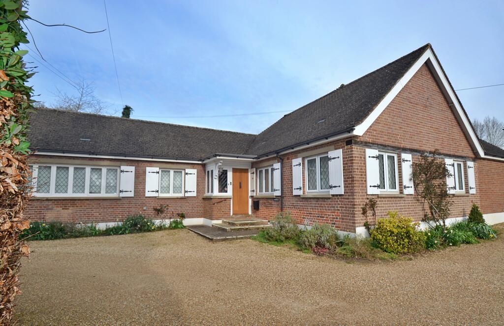 3 bedroom detached bungalow for sale in The Square, Latimer, Chesham, HP5