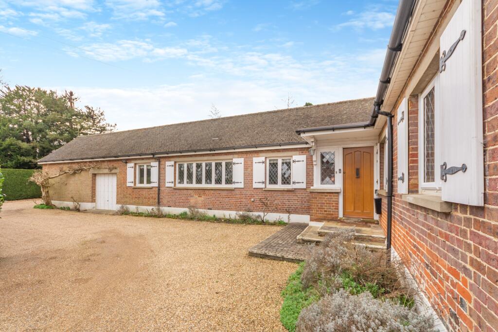 3 bedroom character property for sale in The Square, Latimer, Chesham, HP5