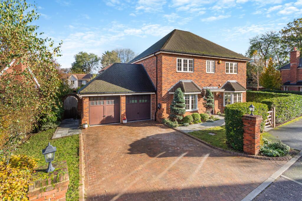 4 bedroom detached house for sale in Brayfield Lane, Chalfont St