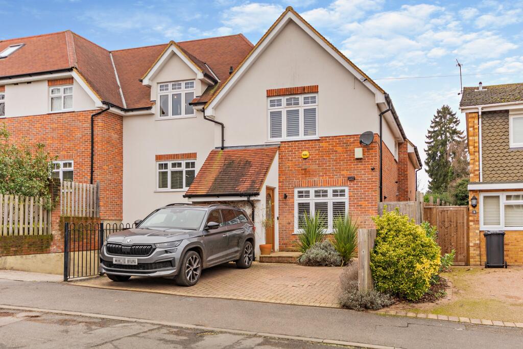 Main image of property: St Nicholas Close, Little Chalfont