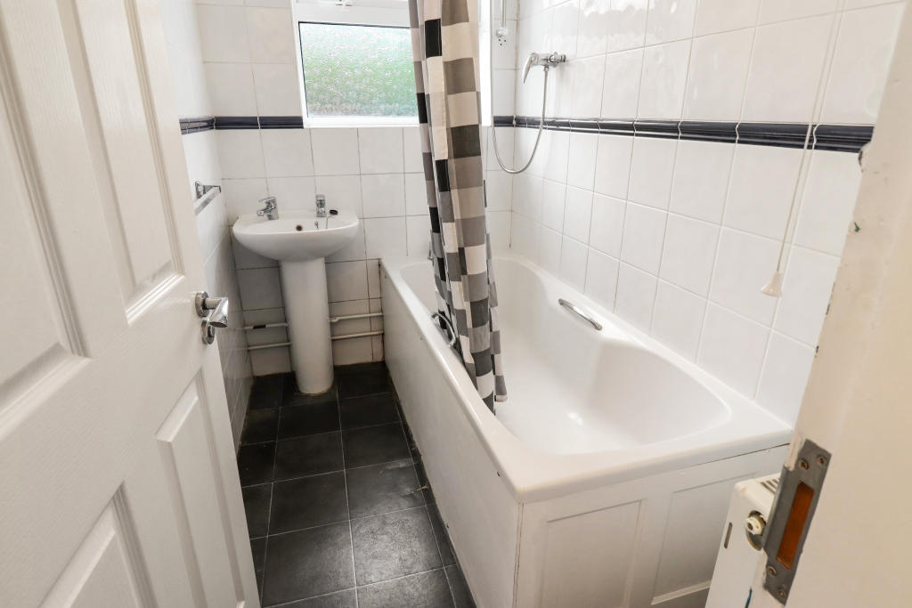Additional property image - 36 Clapham Terrace, Leamington Spa