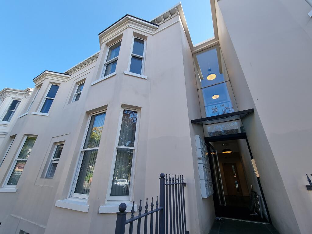 2 bedroom apartment for rent in Flat 6, 56 Russell Terrace, Leamington