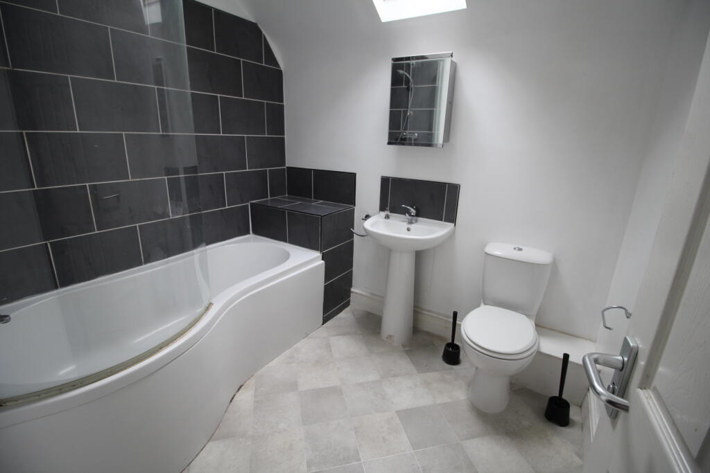 Additional property image - ROOM 20, KENT HOUSE, CLARENDON PLACE,