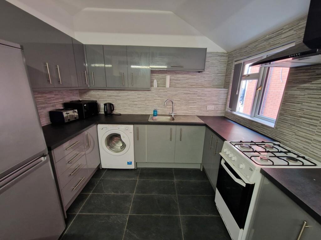 Additional property image - 94a Warwick Street, Leamington Spa