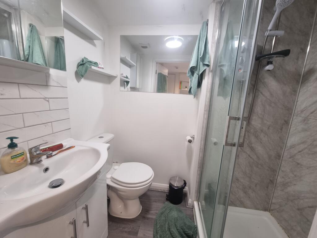 Additional property image - Flat 2, 21 Oxford Street