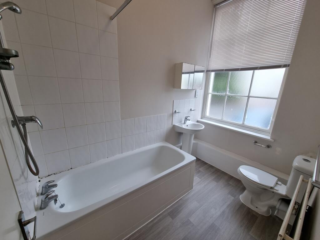Additional property image - Flat 2, 4 Beauchamp Hill, Leamington Spa