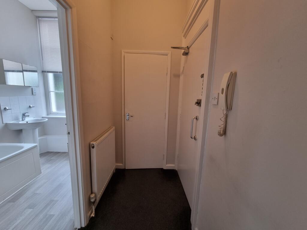 Additional property image - Flat 2, 4 Beauchamp Hill, Leamington Spa