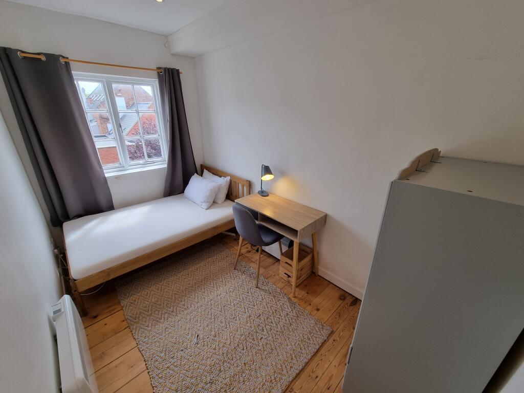 Additional property image - Flat 8, Birkland House, 37 Portland Street, Leamington Spa
