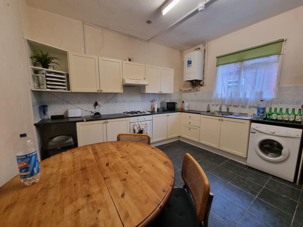 Additional property image - Garden Flat, 63 Avenue Road, Leamington Spa