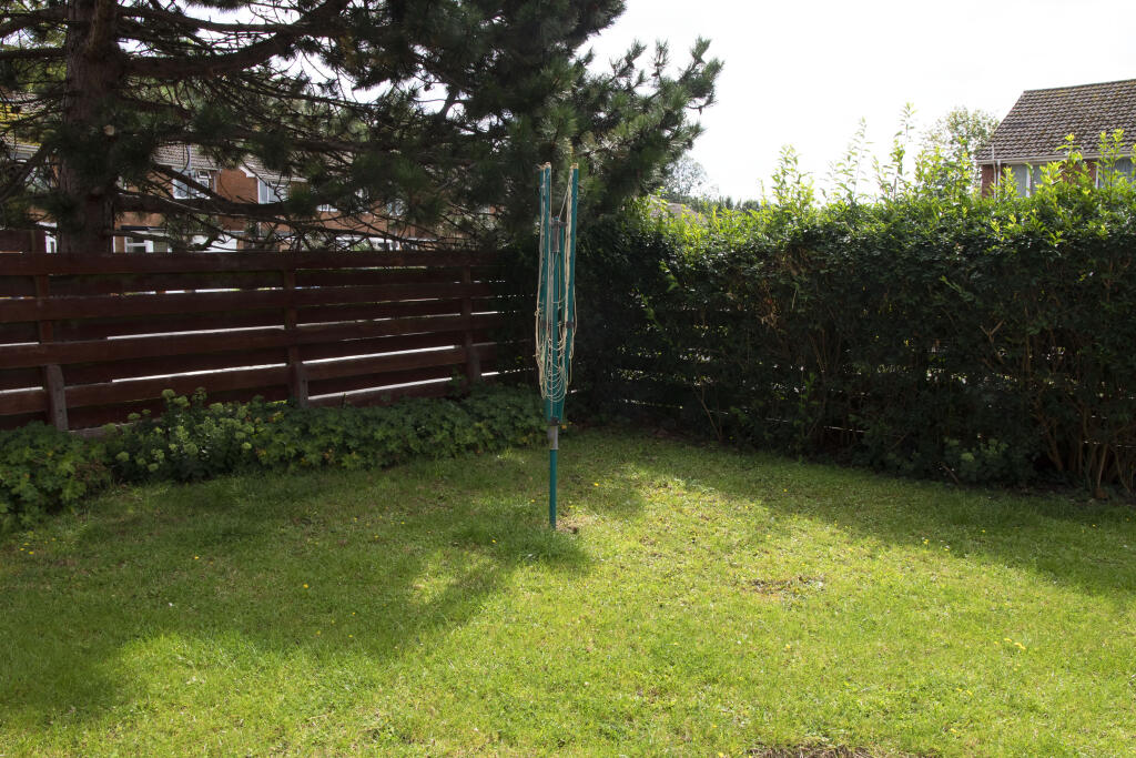 Additional property image - 12 Hurley Close, Leamington Spa, CV32 5XB