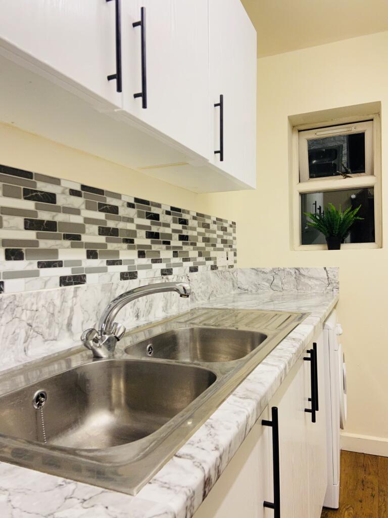 Additional property image - Flat 3, 4a Radford Road, Leamington Spa
