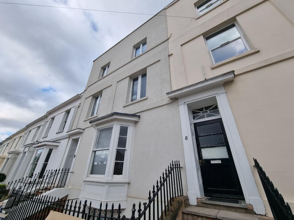 Main image of property: 8 Grove Street, Leamington Spa