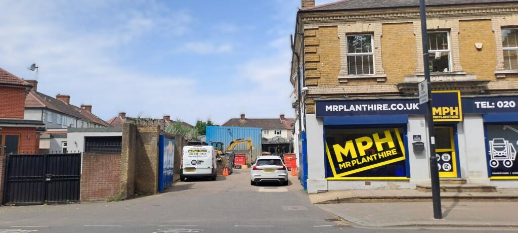 Main image of property: 120 Hertford Road, Enfield, Greater London, EN3