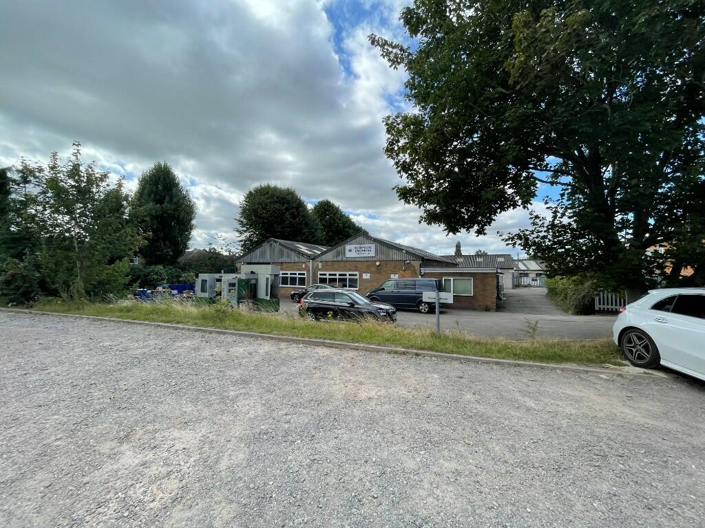 Warehouse for rent in Burbage Road, Hinckley, Leicestershire, LE10