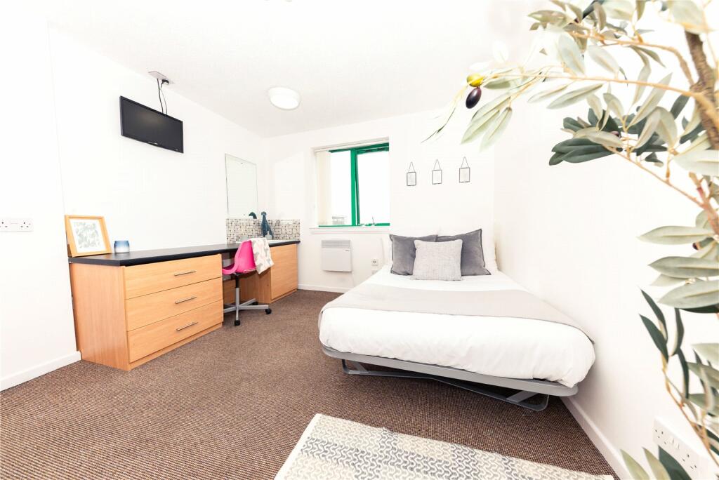 5 bedroom flat for rent in Borden Court, 143-163 London Road, Liverpool, L3