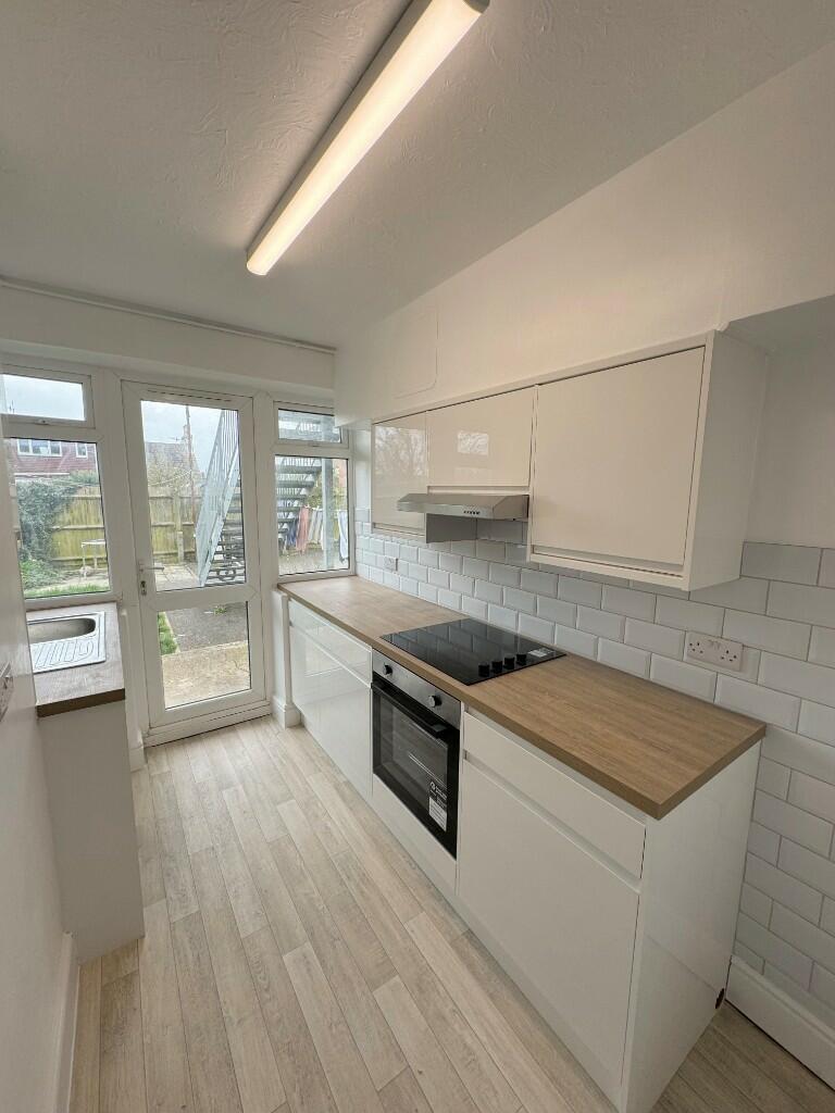 2 bedroom ground floor flat for rent in Dawson Terrace, Brighton, East Sussex, BN2