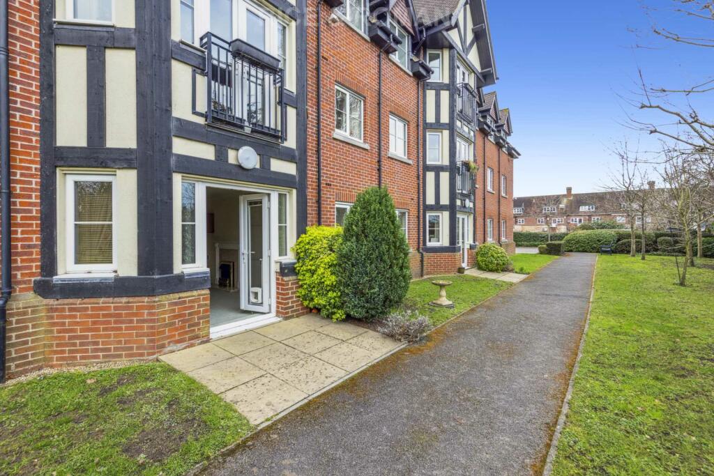 2 bedroom retirement property for sale in Hinchley Manor, Hinchley Wood