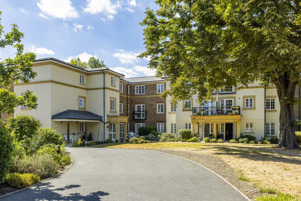 1 bedroom retirement property for sale in Gifford Lodge, Twickenham, TW2