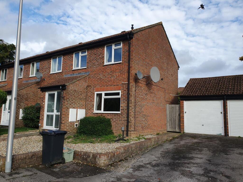 Main image of property: Glaisdale, Thatcham, Berkshire