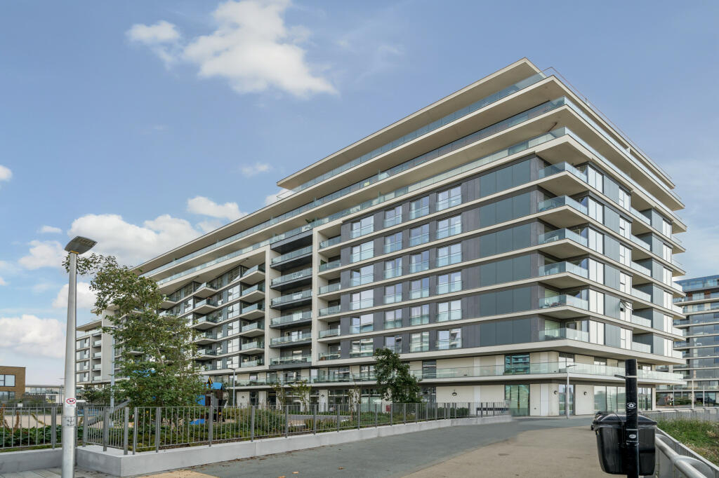 Main image of property: 304 Iverson Point, 4 Harrison Walk, Greenwich, SE10