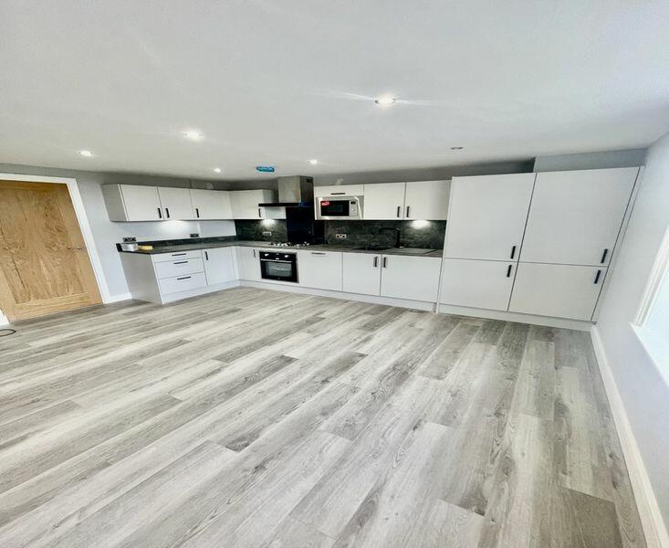 Main image of property: 802 Birkenshaw Road, Birkenshaw, West Yorkshire, BD11