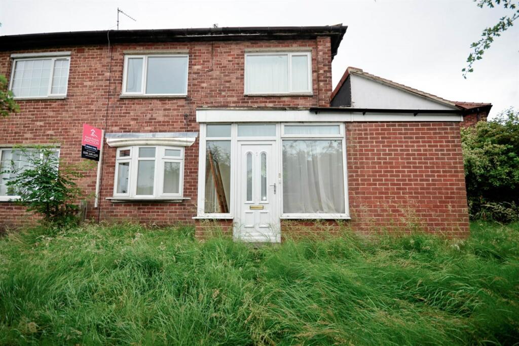 3 bedroom semidetached house for sale in Eden Walk, Jarrow, NE32