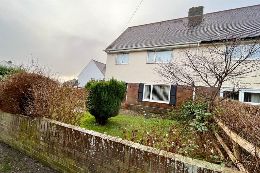 3 bedroom semidetached house for sale in Valley View, Birtley, DH3