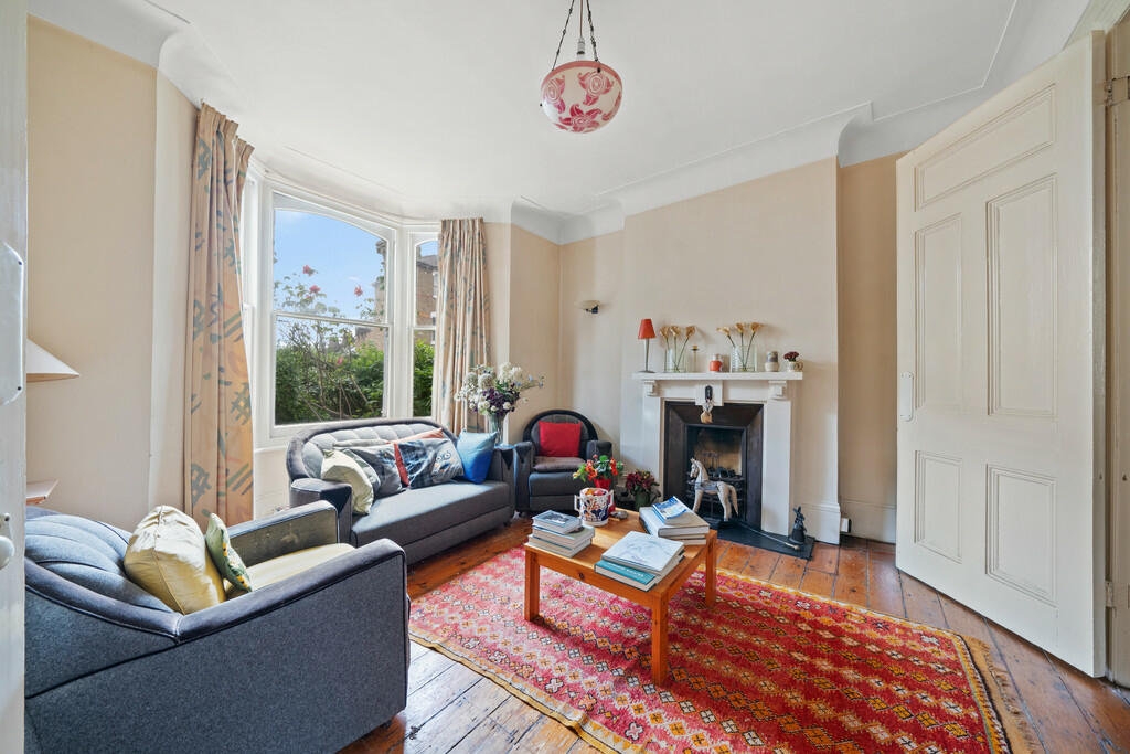 5 bedroom semidetached house for sale in Shaftesbury Road N19 4QP, N19
