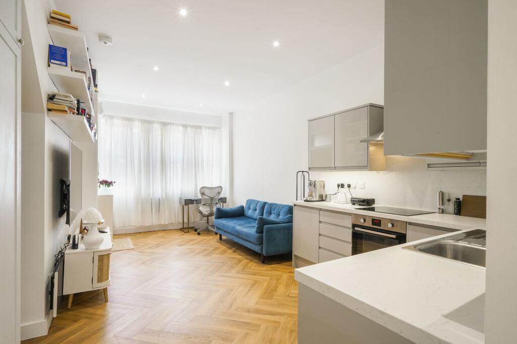 Main image of property: Mount Pleasant Crescent, London, N4